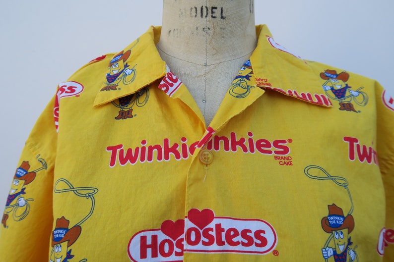 Hostess Twinkie Button Up 0724