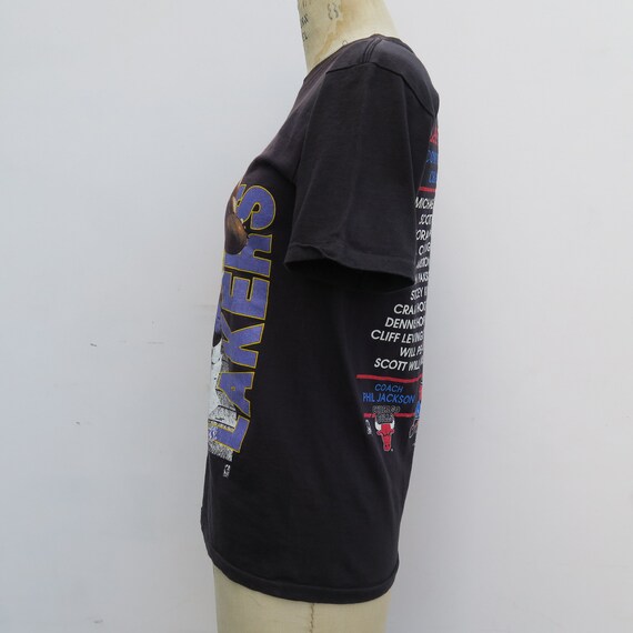 0821 - 90 90 90 - la finale de la NBA - Los Angeles Lakers VS les Chicago Bulls - T shirt 7a1e4f 0821 - 90 90 90 - la finale de la NBA - Los Angeles Lakers VS les Chicago Bulls - T shirt 7a1e4f