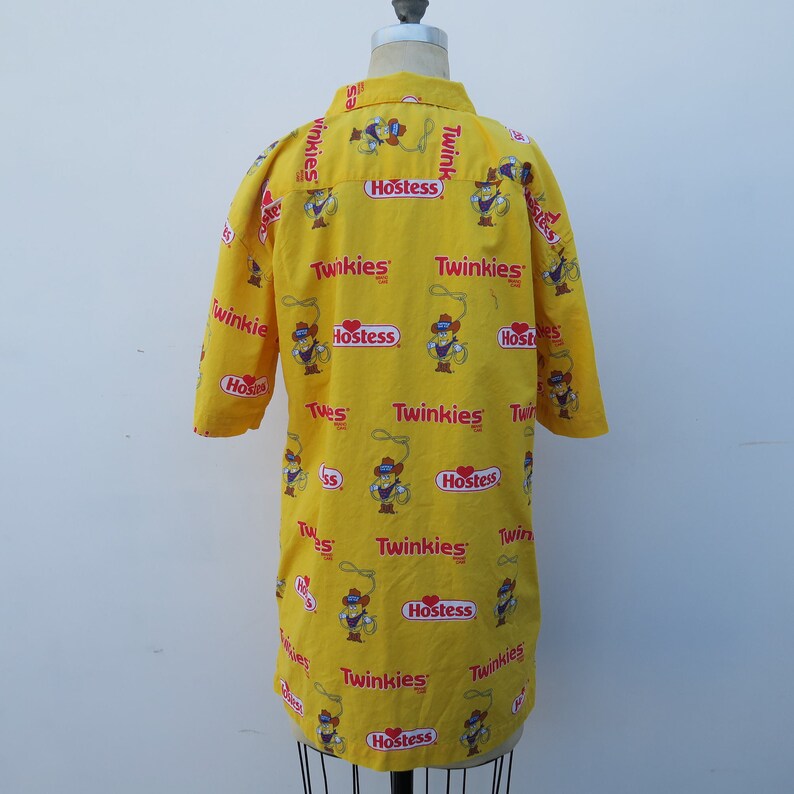 Hostess Twinkie Button Up 0724