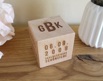 Cadeau de mariage - cube en bois avec gravure