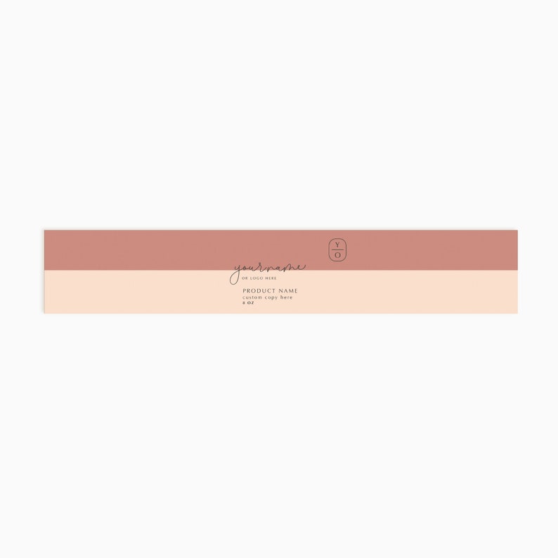 K&ouml;nnte beinhalten: Ein rosa- und pfirsichfarbenes Produktetikett mit dem Text "your name" und "PRODUCT NAME" in Schwarz. Das Etikett enth&auml;lt auch den Text "custom copy here" und "8 oz".