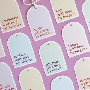 Benutzerdefinierte Tags für handgefertigte Artikel - personalisierte Geschenke für Stricker, Häkeler, Handwerker und Bäcker