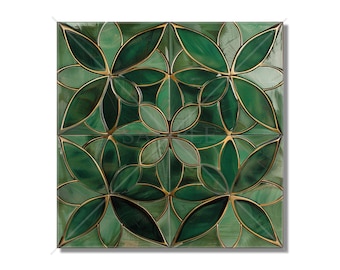Puede incluir: Un azulejo geométrico verde y dorado con un patrón repetitivo de hojas superpuestas. El azulejo tiene un acabado brillante y un brillo sutil.