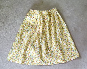 Retro Apron, Half Apron, Vintage Style Half Apron, Vintage Style Fabric, 1930's-1950's, One Size Fits All, Will Hem for Free, Free Shipping!