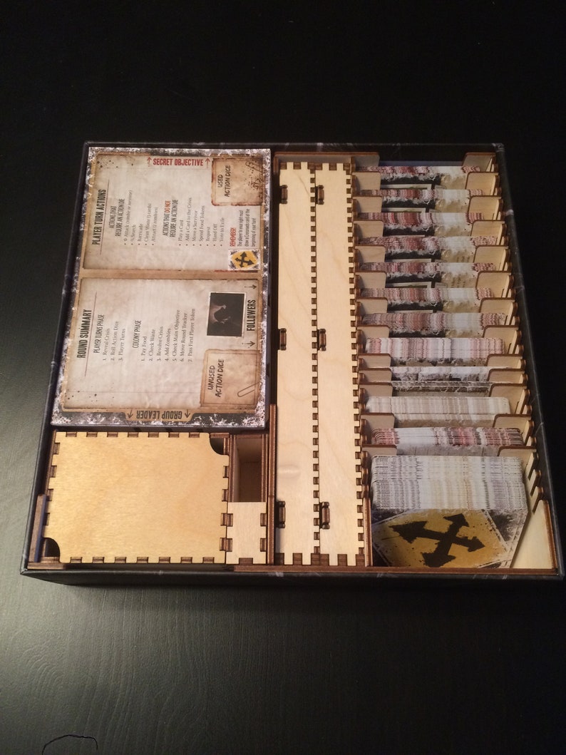 Dead of Winter Game Organizer Insert image 9