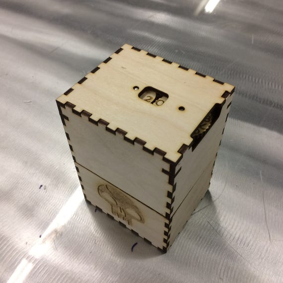 60card deck box with builtin life counter and removable Etsy