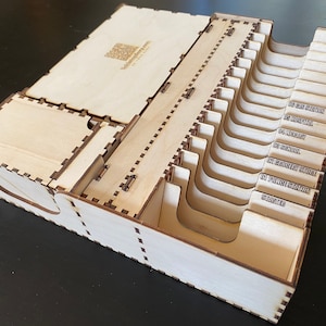 Dead of Winter Game Organizer Insert