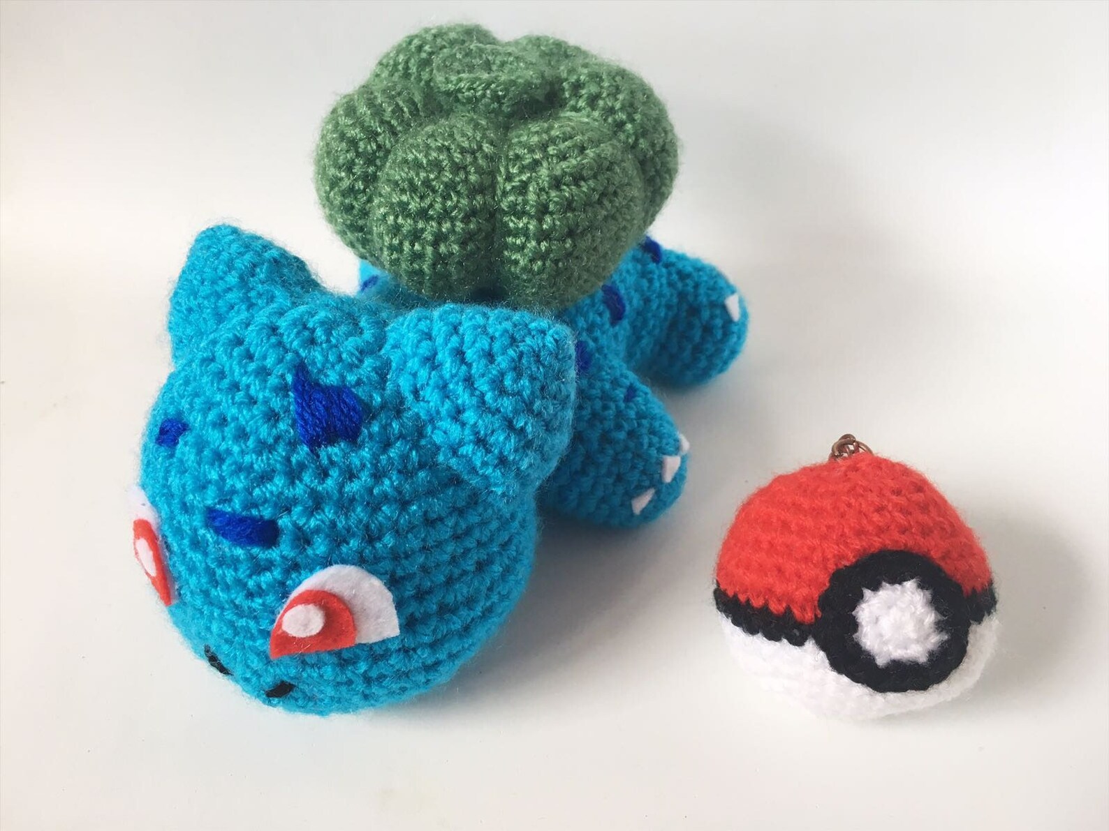 Bulbasaur Amigurumi. Pokemon gehäkelt. Stofftier Plüsch. Geschenk