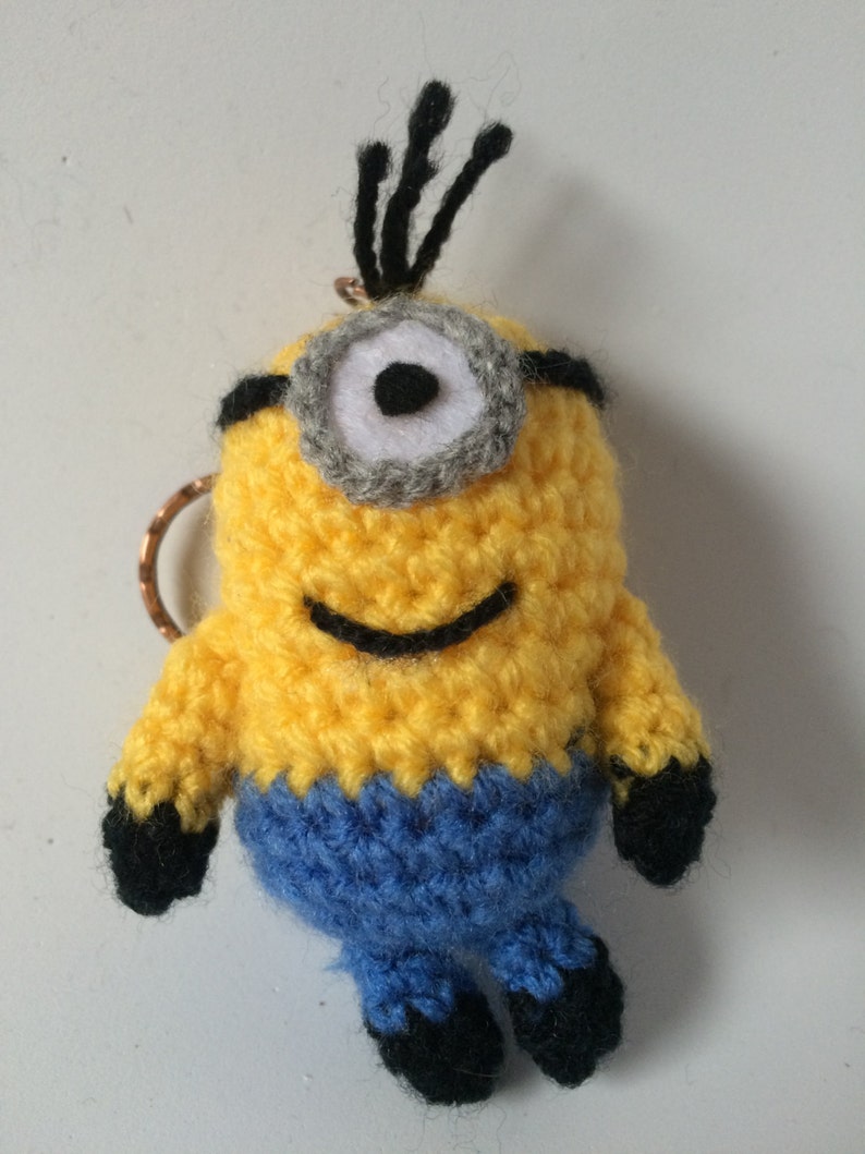 Amigurumi Crochet Minion Keychain minions crochet regalos amigurumi