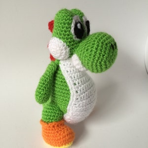 Peluche Yoshi Super Mario Bros Nintendo - La Peluche - Doudou et peluche -  Achat moins cher