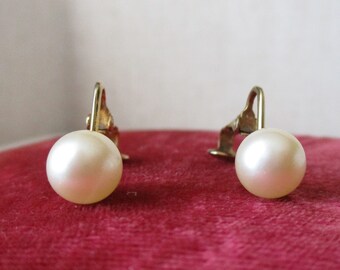 Vintage Celebrity Goldtone Faux Pearl Clip on Stud Earrings