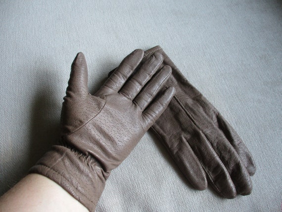 Vintage Fownes Grayish Leather Driving Gloves | S… - image 2