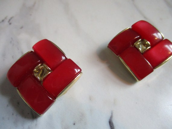 Lisner Thermoset Clip On Earrings | Square Redish… - image 4