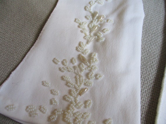 Vintage White Beaded Wrist Gloves  | Short White … - image 6