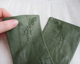 Gorgeous Vintage Green Real Kid Leather Floral Embroidered Short Wrist Gloves Size 7 West Germany