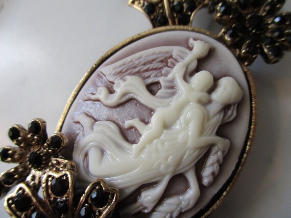 Gothic Victorian Cameo Brooch | Purple Cameo with… - image 5