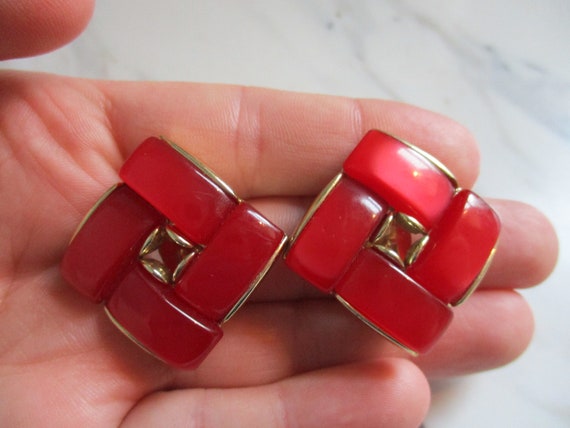 Lisner Thermoset Clip On Earrings | Square Redish… - image 1