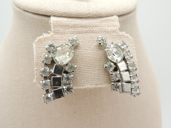 Vintage Unsigned Silvertone Clear Rhinestone Clim… - image 1