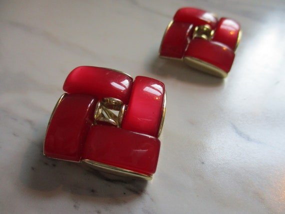 Lisner Thermoset Clip On Earrings | Square Redish… - image 5