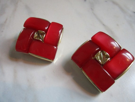 Lisner Thermoset Clip On Earrings | Square Redish… - image 3