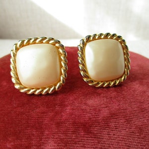 Vintage Carolee Square Pearl Cabochon Goldtone Rope Chain Clip On Earrings