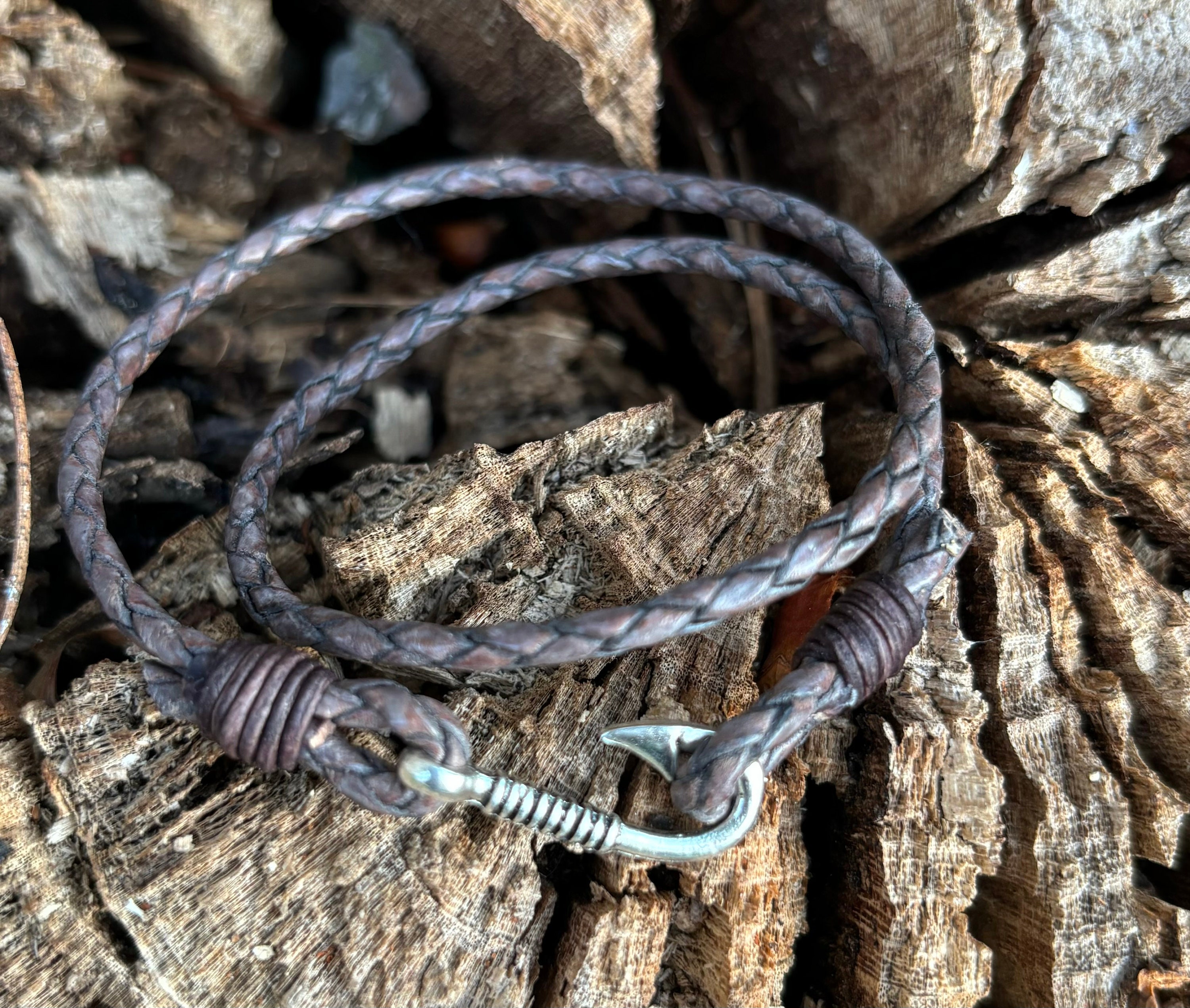 ブレスレット [LANARCH][2179] Black Leather Hook Bracelet Leather Anchor Bracelet | Modern Braided Bracelet