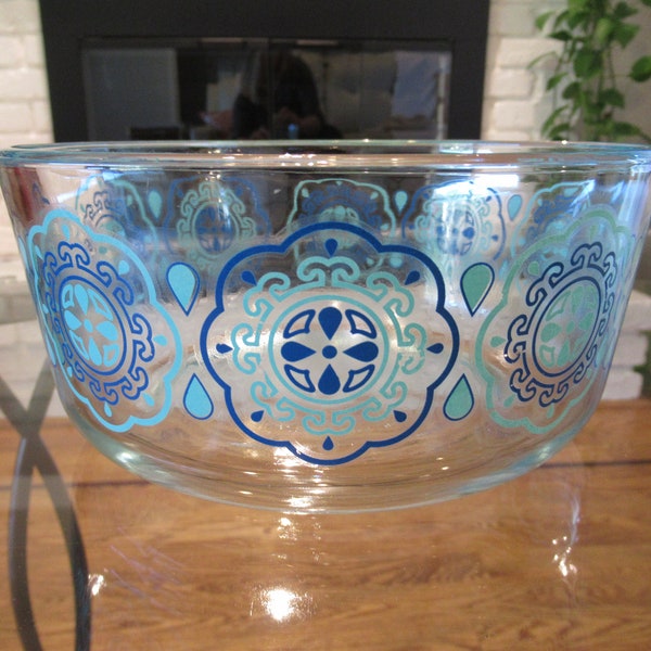 HTF Pyrex Pattern 7203 Bowl Clear w Turquoise Blue Flower Medallions Excellent