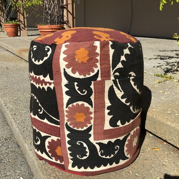 Vintage Suzani Pouf / Moroccan Pouf / Decorative Accent Floor Cushion / Pouf Ottoman / Accent Pouf / Tribal Pouf / Suzani Embroidery Pouf