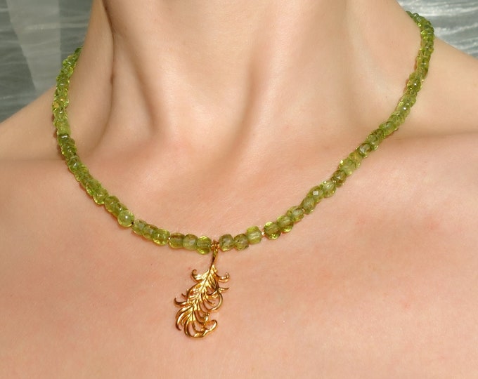 Peridot necklace with gold-plated silver, Natural peridot necklace, august birthstone, peridot jewelry, dainty necklace, green necklace