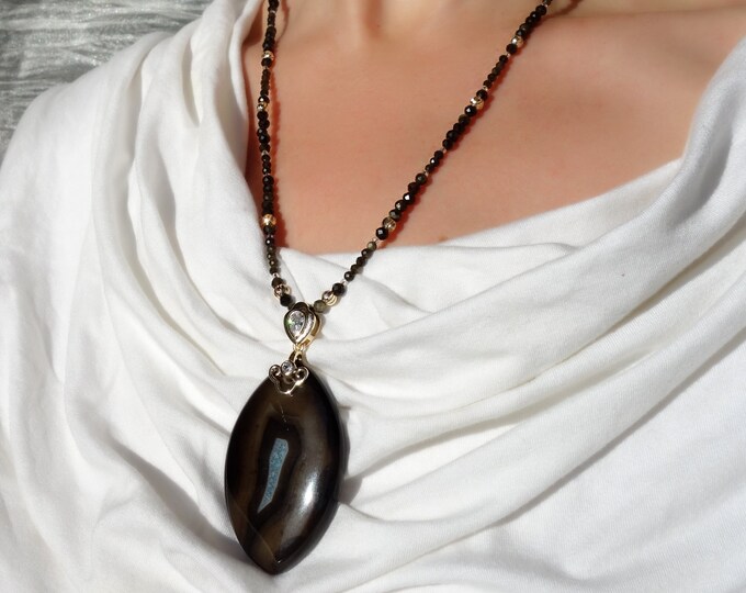 Obsidian necklace with agate pendant, Obsidian Delicate Beaded Necklace, Golg obsidian necklace with agate pendant,  Golden sheen obsidian