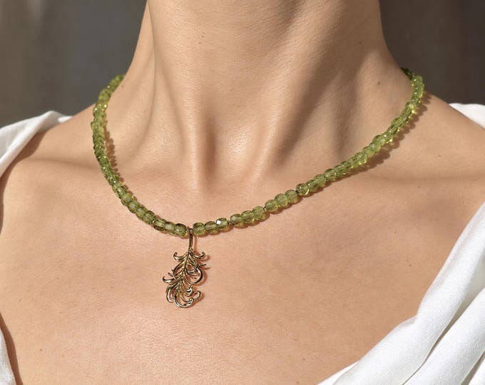 Peridot necklace with gold-plated silver, Natural peridot necklace, august birthstone, peridot jewelry, dainty necklace, green necklace
