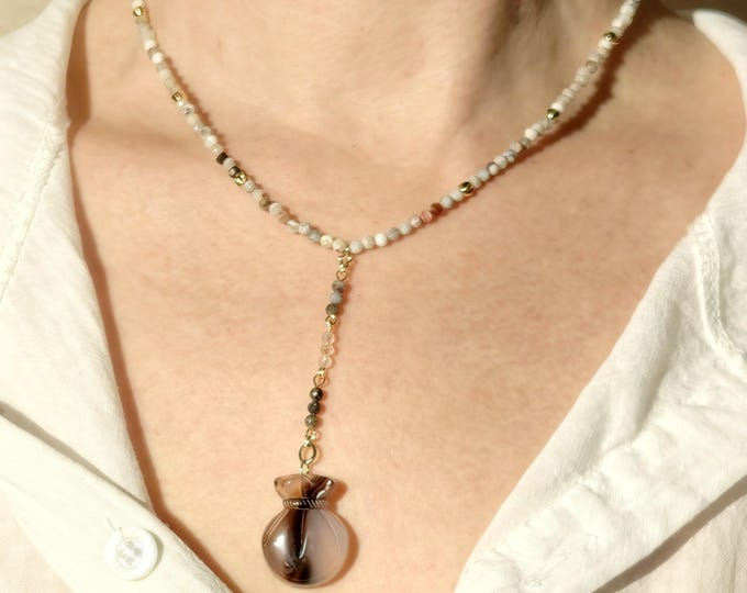 Agate Necklace with Money Bag Pendant