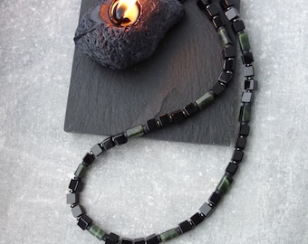 Mens Black Onyx Jade Choker 44 cm, Geometric Beaded Necklace with Nephrite Jade and Onyx, Minimalist Protective Jewelry
