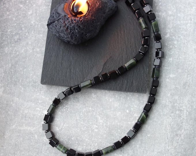 Mens Black Onyx Jade Choker 44 cm, Geometric Beaded Necklace with Nephrite Jade and Onyx, Minimalist Protective Jewelry