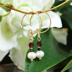 Pearl, garnet and black spinel earrings gold-plated sterling silver, pearl earring, Goldplated Sterling silver earrings, garnet earrings