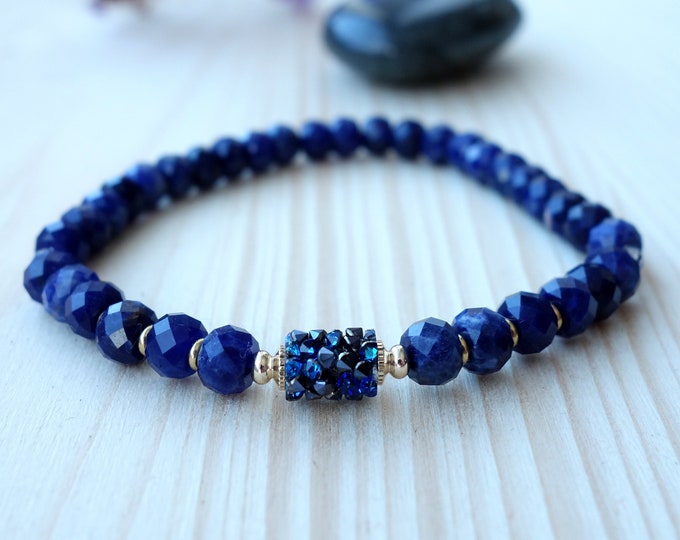 Sodalite Bracelet with Swarovski crystal, Blue bracelet, intention bracelet, faceted sodalite bracelet, elastic bracelet