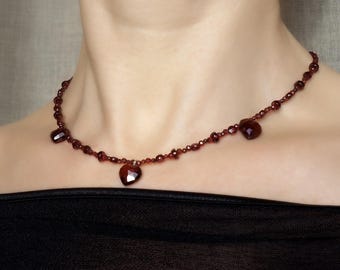 Red garnet necklace with garnet hearts,Natural garnet necklace, dainty necklace with hearts, delicate red garnet choker