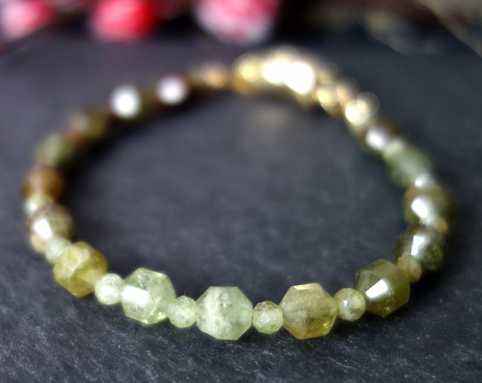 Green Garnet bracelet, green garnet jewelry, grossular garnet bracelet, delicate bracelet, gemstone bracelet, green bracelet