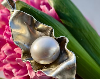 Silver Pendant with Pearl
