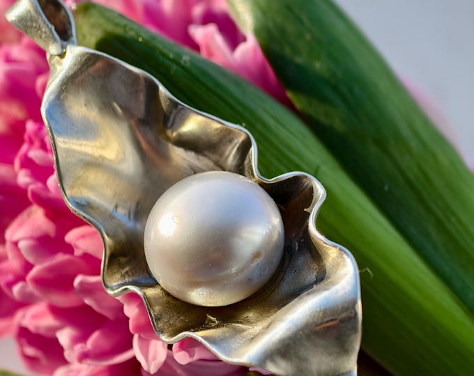 Silver Pendant with Pearl