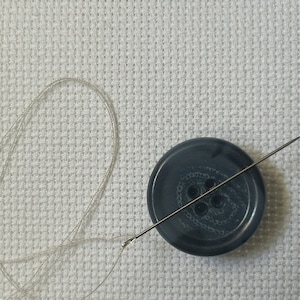Antique Button Needleminder Grey Swirl