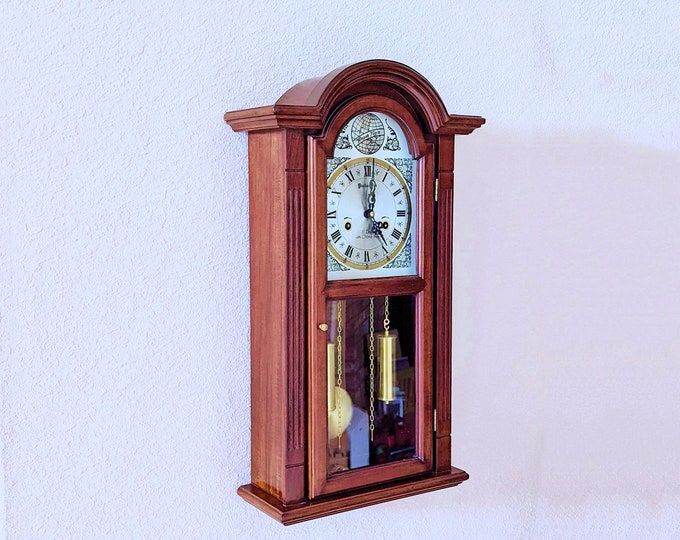 Vintage Waltham Colonial, Battery Powered, nonchiming Pendulum Wall