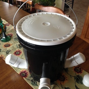 AUTOMATIC CHICKEN Poultry Feeder Bucket, Cute, Summer & Labor Day Special, Works w/ Ducks, Turkeys, Pullets, Turkeys Free shipping