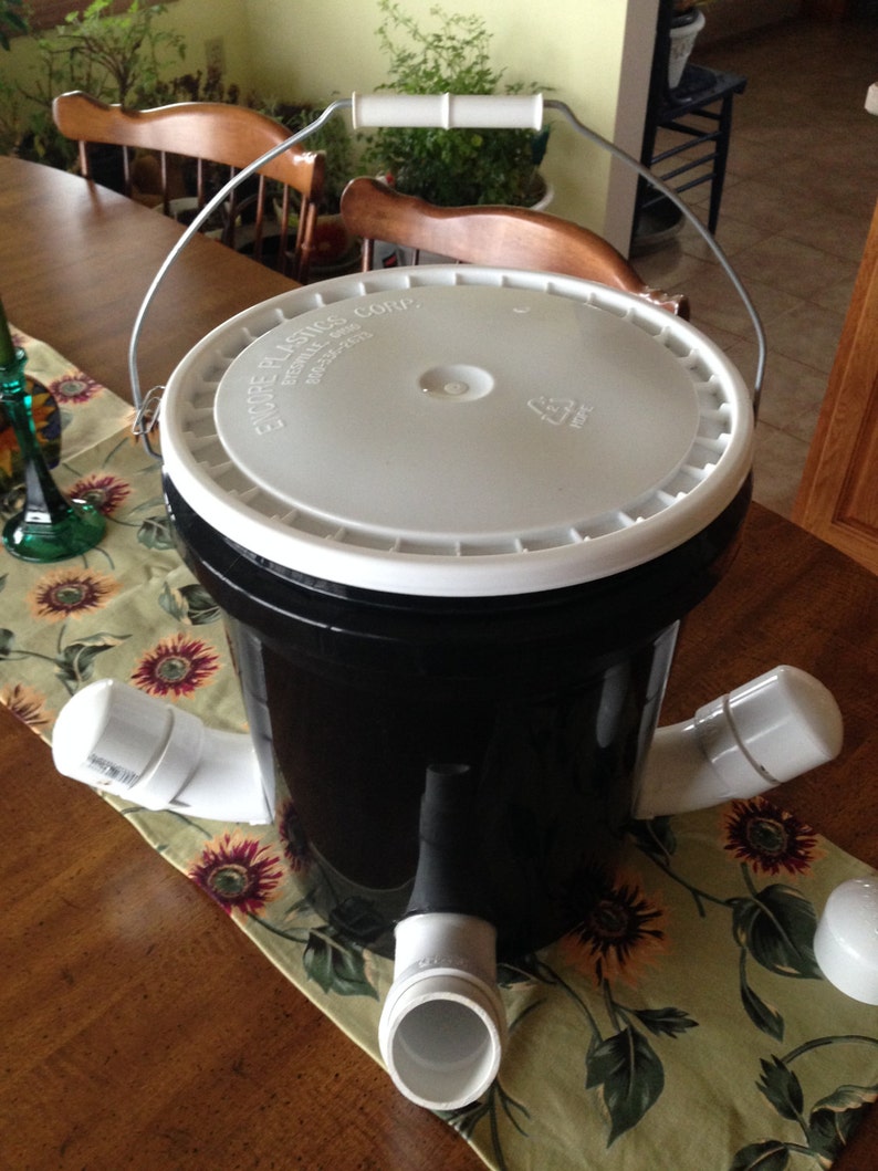 AUTOMATIC CHICKEN Poultry Feeder Bucket, Cute, Halloween Special, Works