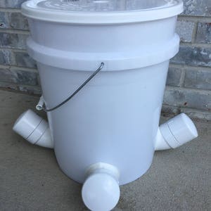 AUTOMATIC CHICKEN Summer & Labor Day Poultry FEEDER Bucket, Plain Jane White, Works W/ Ducks,Turkeys, Pullets, Spring Easter