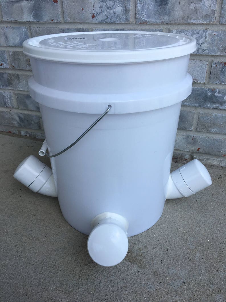 AUTOMATIC CHICKEN Spring Poultry FEEDER Bucket, Plain Jane White, Works