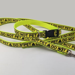 Do Not Pet medium nylon dog collars and leashes for dogs from 15-60lbs. For service dogs, nervous dogs, dogs in training, etc.