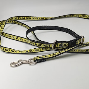 Do Not Pet extra small nylon dog collars and leashes for dogs from 5-20lbs. For service dogs, nervous dogs, dogs in training, etc.