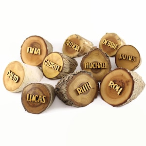 Conjunto de 10 porta-cartões. Porta cartão rústico. Decorações de casamento em madeira. decoração de mesa personalizada. decorações de nomes