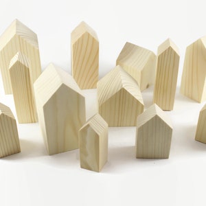 Set di 12 case di legno. Case di legno incompiute. Case per la pittura artigianale da colorare. Imballare case di legno